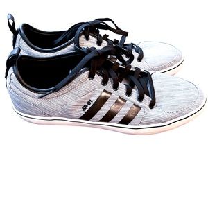 Adidas Men's low top casual shoes | sneakers | AR-D1